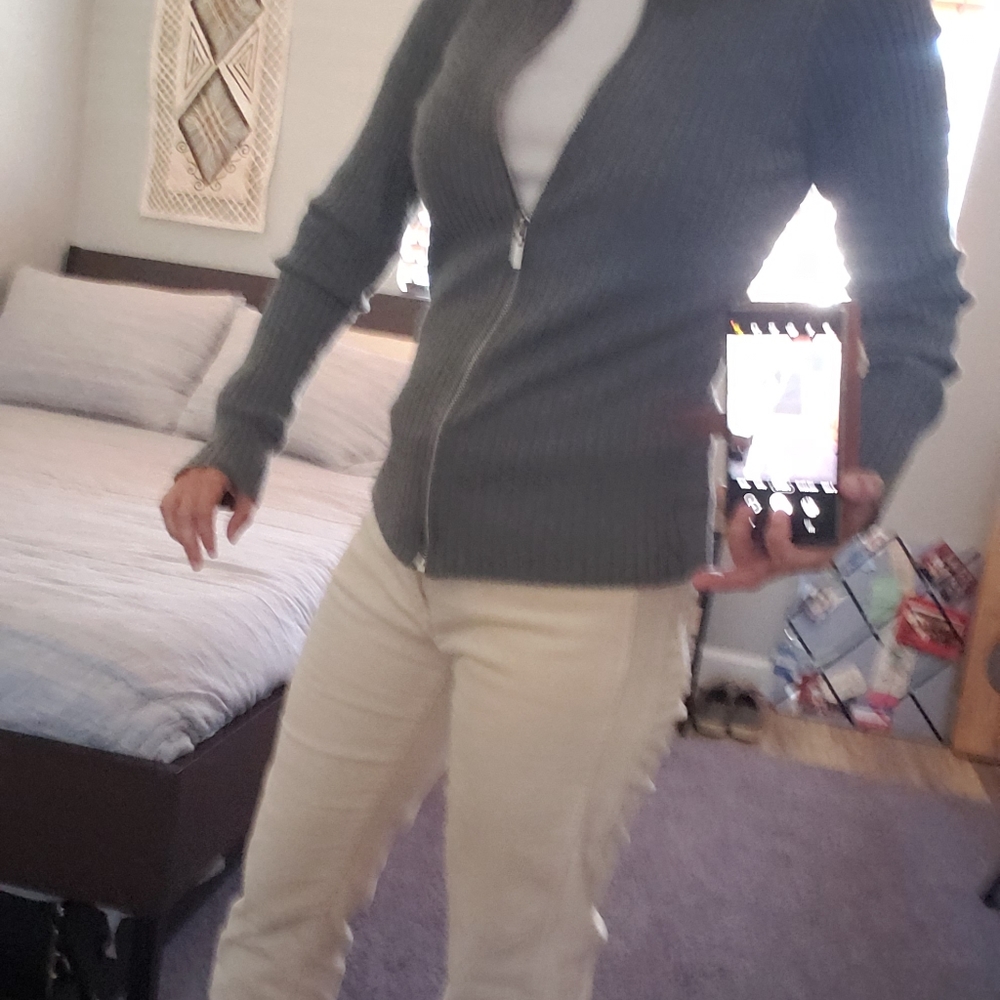 Zippered Sweater - Picture 2 of 8